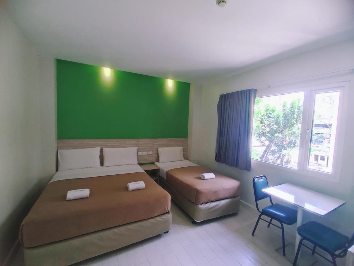 Westpoint Hotel Cebu Esterno foto