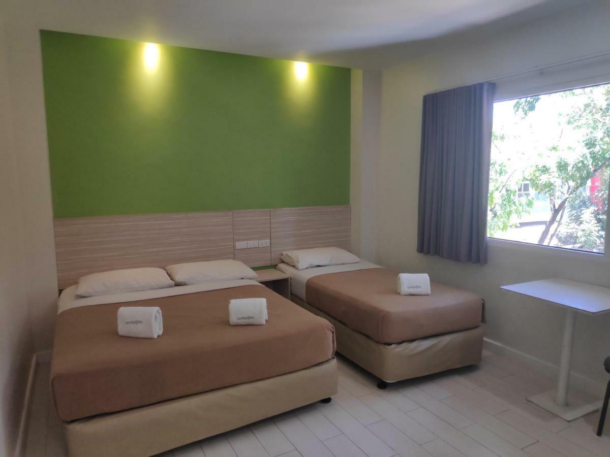 Westpoint Hotel Cebu Esterno foto