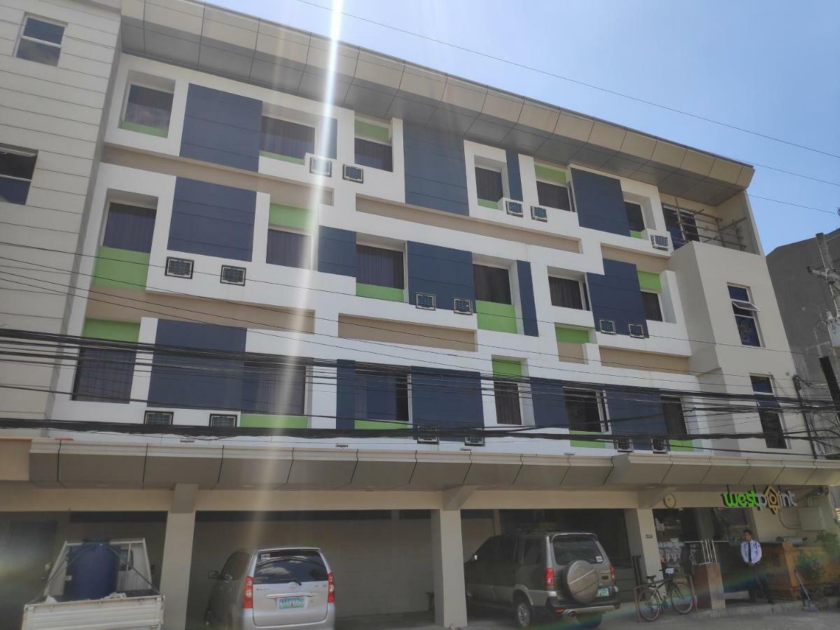 Westpoint Hotel Cebu Esterno foto