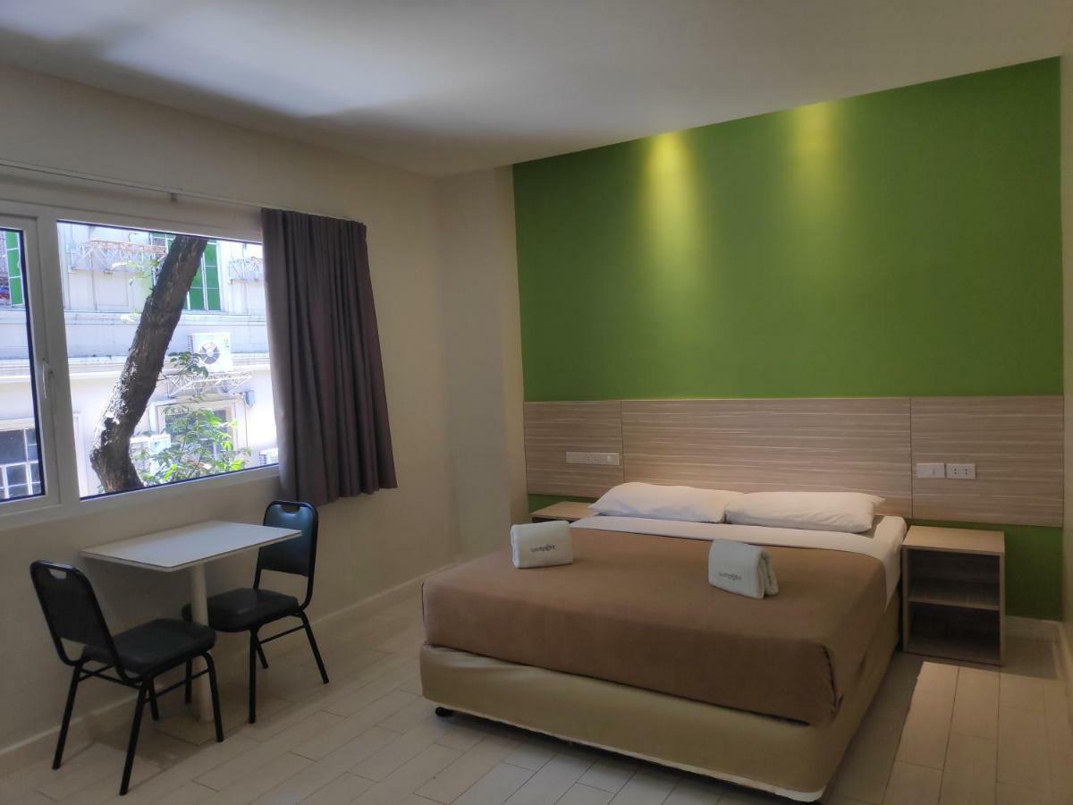 Westpoint Hotel Cebu Esterno foto
