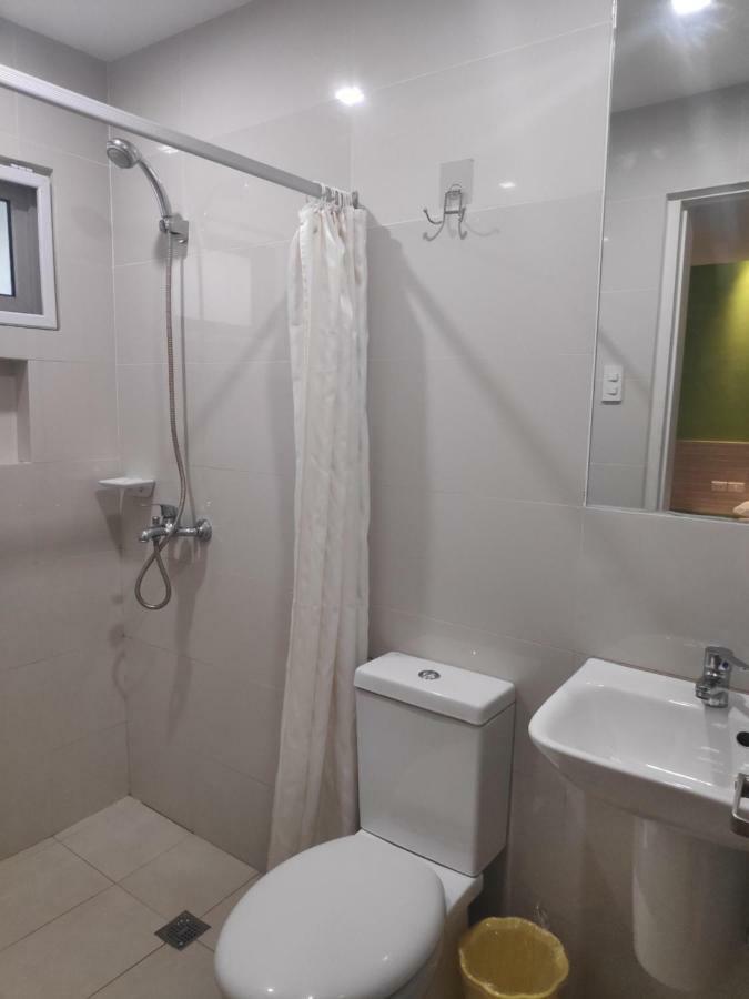 Westpoint Hotel Cebu Esterno foto