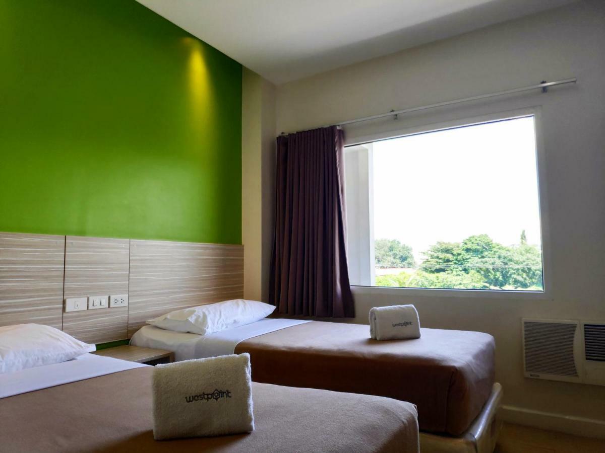 Westpoint Hotel Cebu Esterno foto