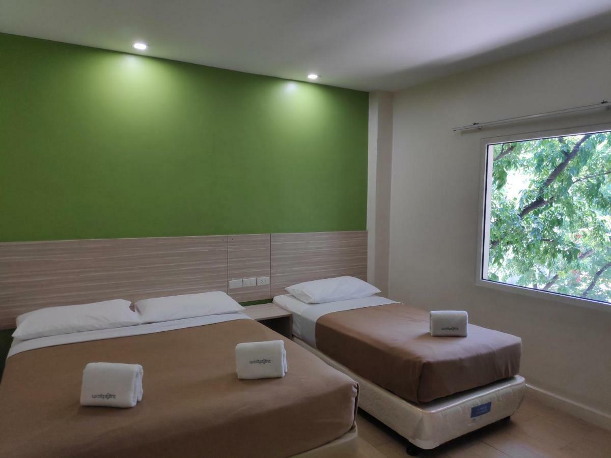 Westpoint Hotel Cebu Esterno foto